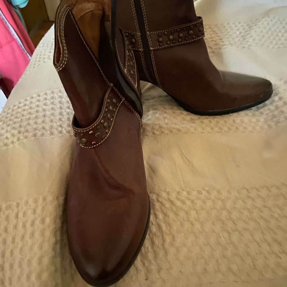 Ankle boots